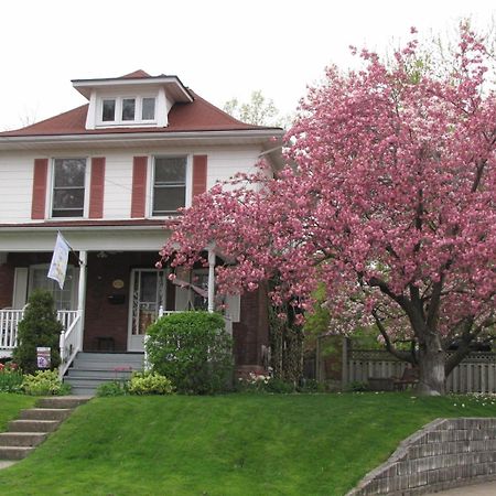 Strathaird Bed And Breakfast Niagara-Fälle Exterior foto